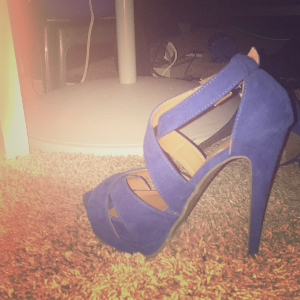 Navy blue heels